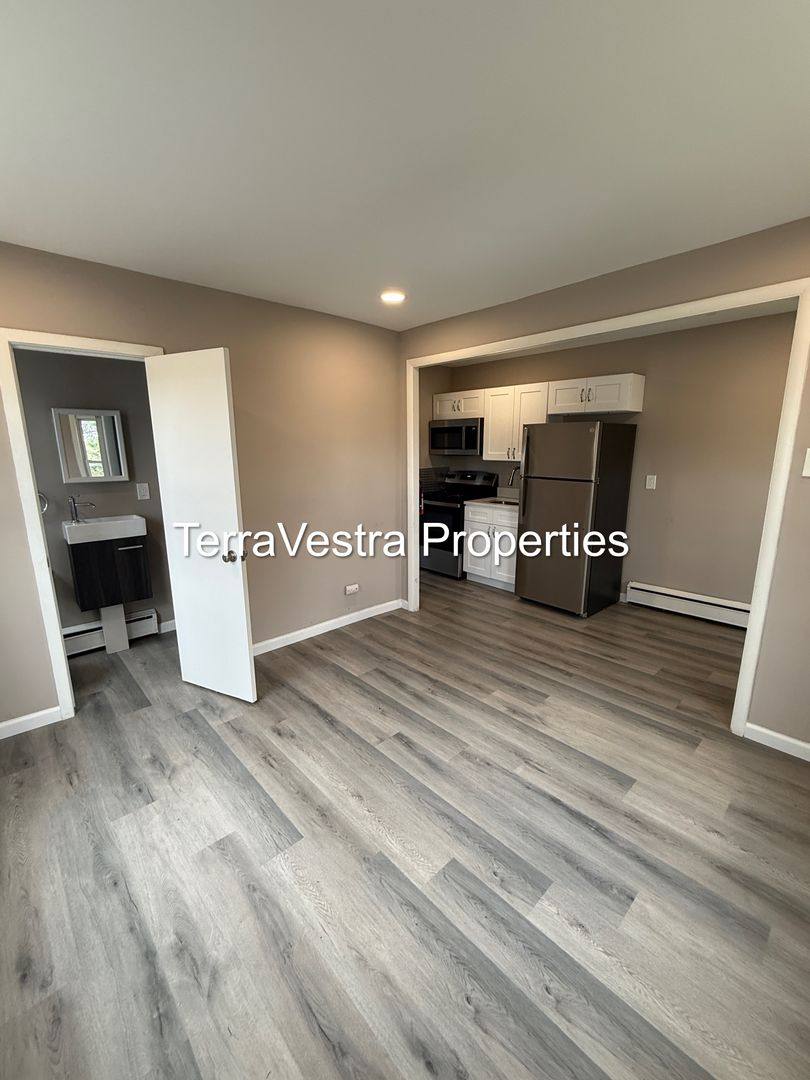 Apartment for rent at 41-43 Oak St, Gibbstown, NJ 08027