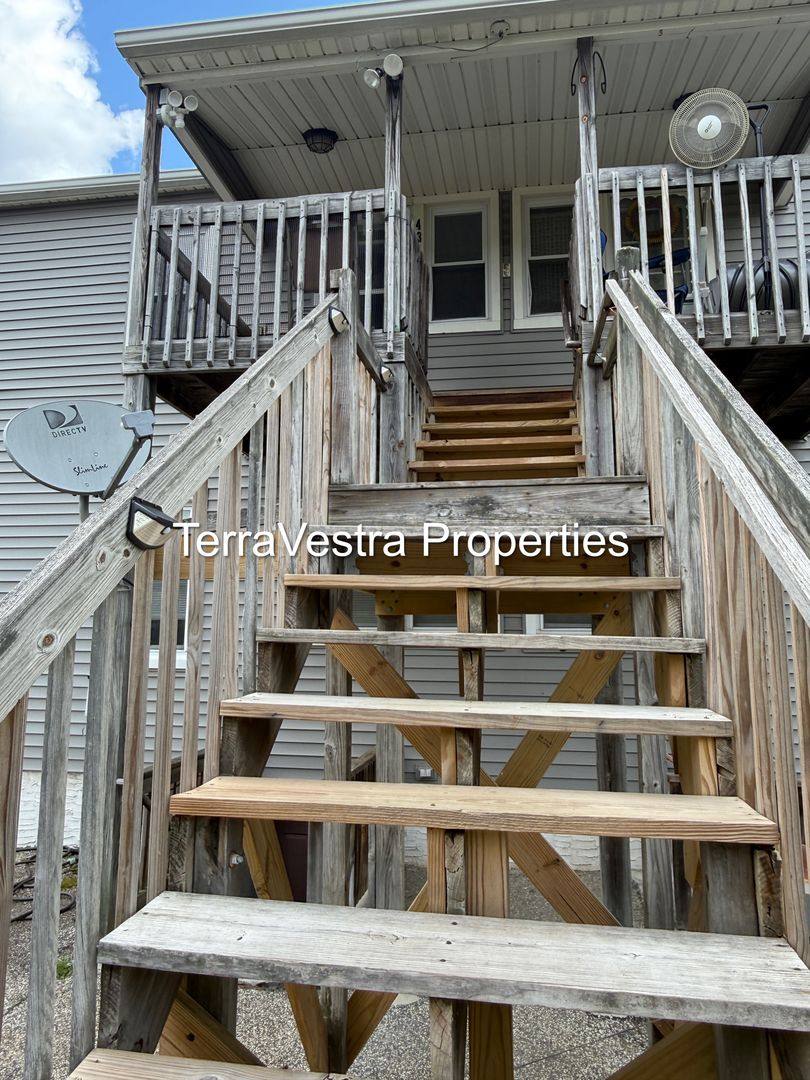 Apartment for rent at 41-43 Oak St, Gibbstown, NJ 08027