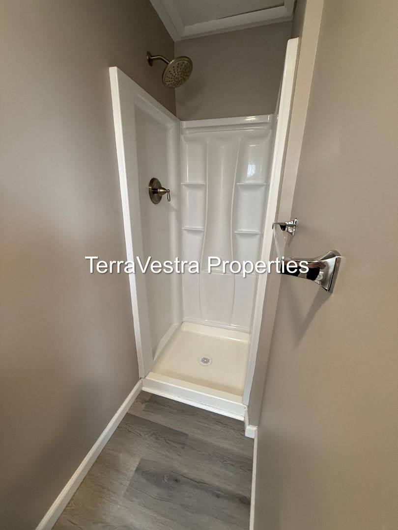 Apartment for rent at 41-43 Oak St, Gibbstown, NJ 08027