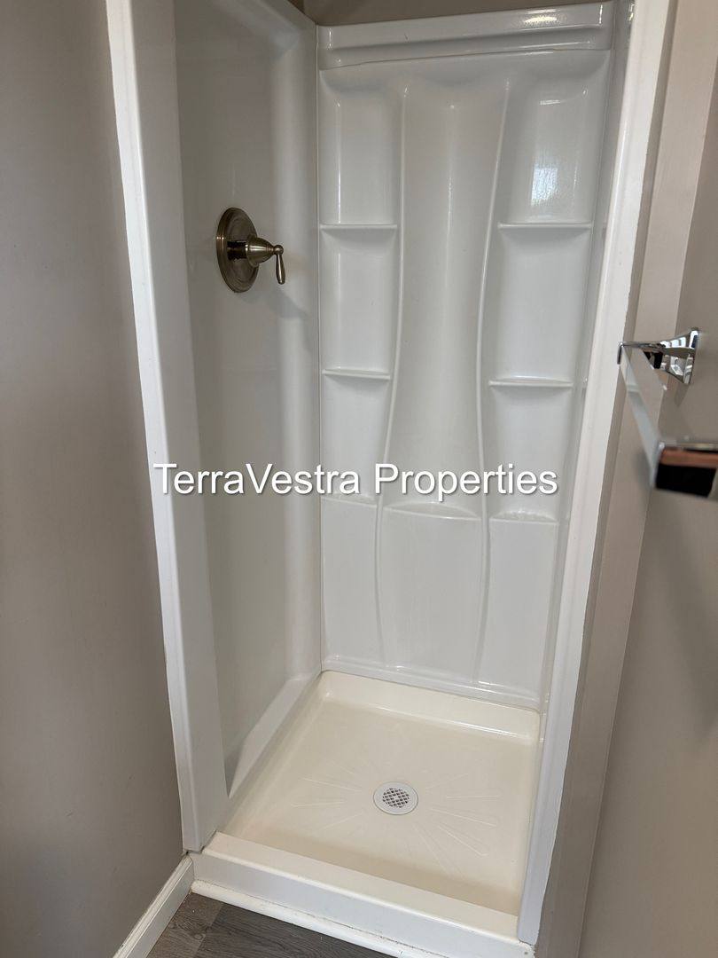 Apartment for rent at 41-43 Oak St, Gibbstown, NJ 08027