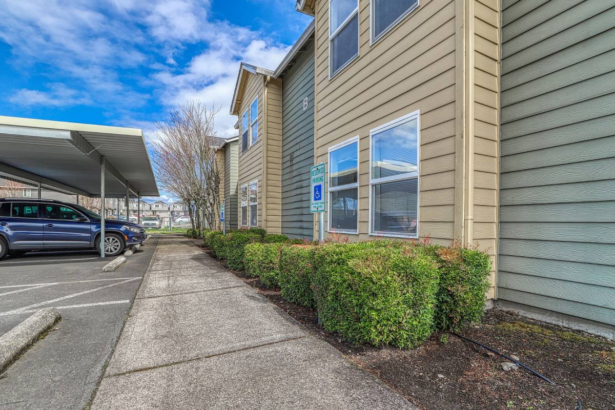 Apartment for rent at 13608 NE 72nd St, Vancouver, WA 98682
