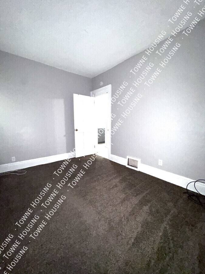 Apartment for rent at 39 Aldrich Place, Buffalo, NY 14208