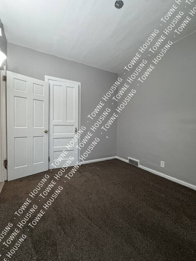 Apartment for rent at 39 Aldrich Place, Buffalo, NY 14208
