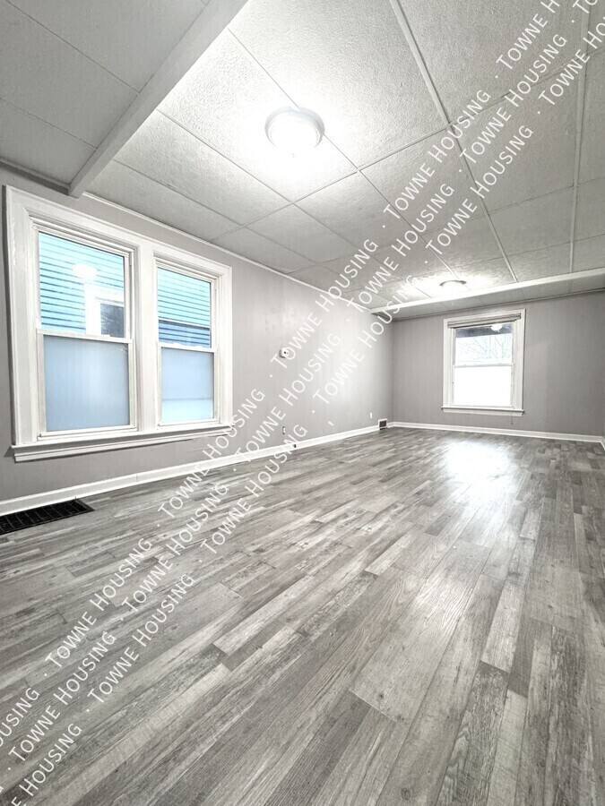 Apartment for rent at 39 Aldrich Place, Buffalo, NY 14208