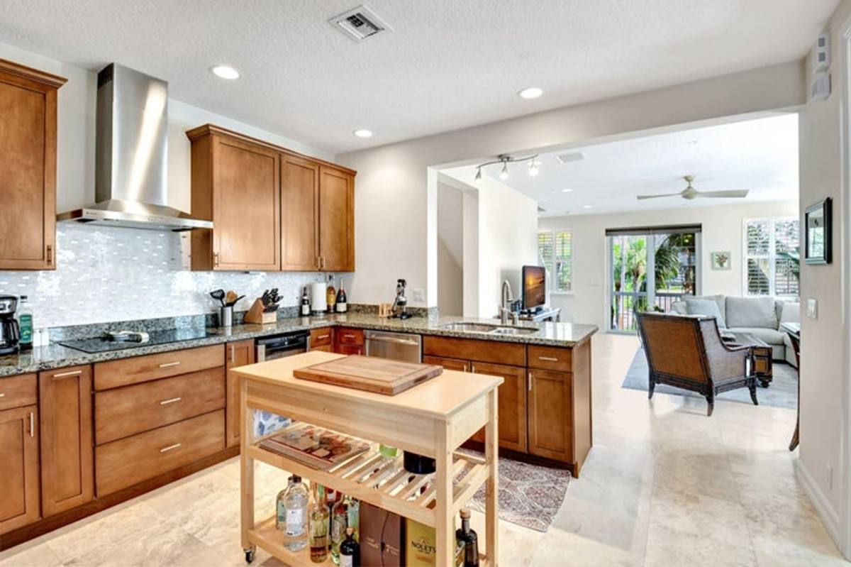 Townhouse for rent at 122 SW 1st Ave, Delray Beach, FL 33444