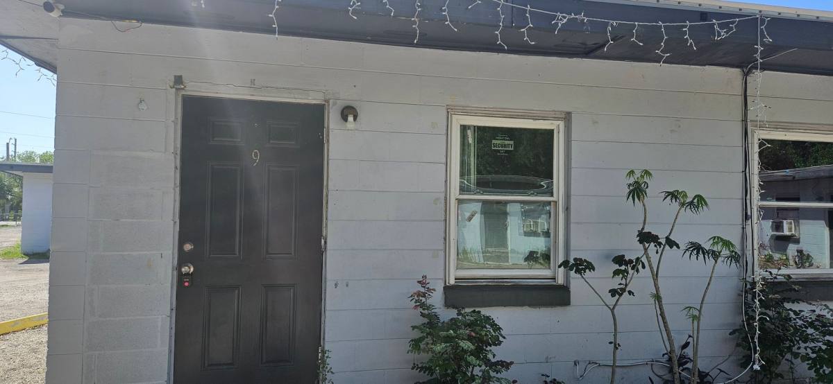 Apartment for rent at 430 N Charles St, Daytona Beach, FL 32114