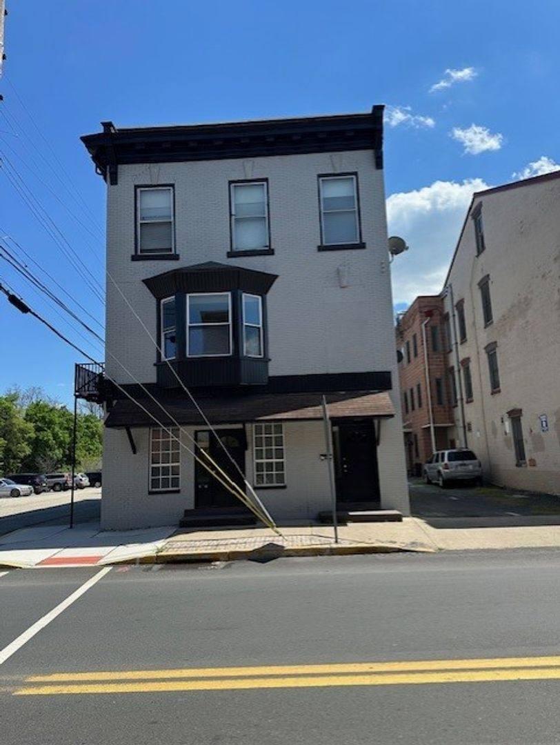 Apartment for rent at 113 Market St, Newport, PA 17074