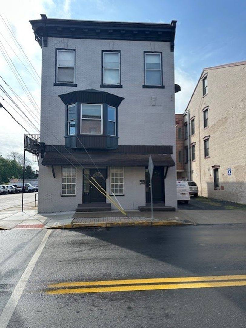 Apartment for rent at 113 Market St, Newport, PA 17074