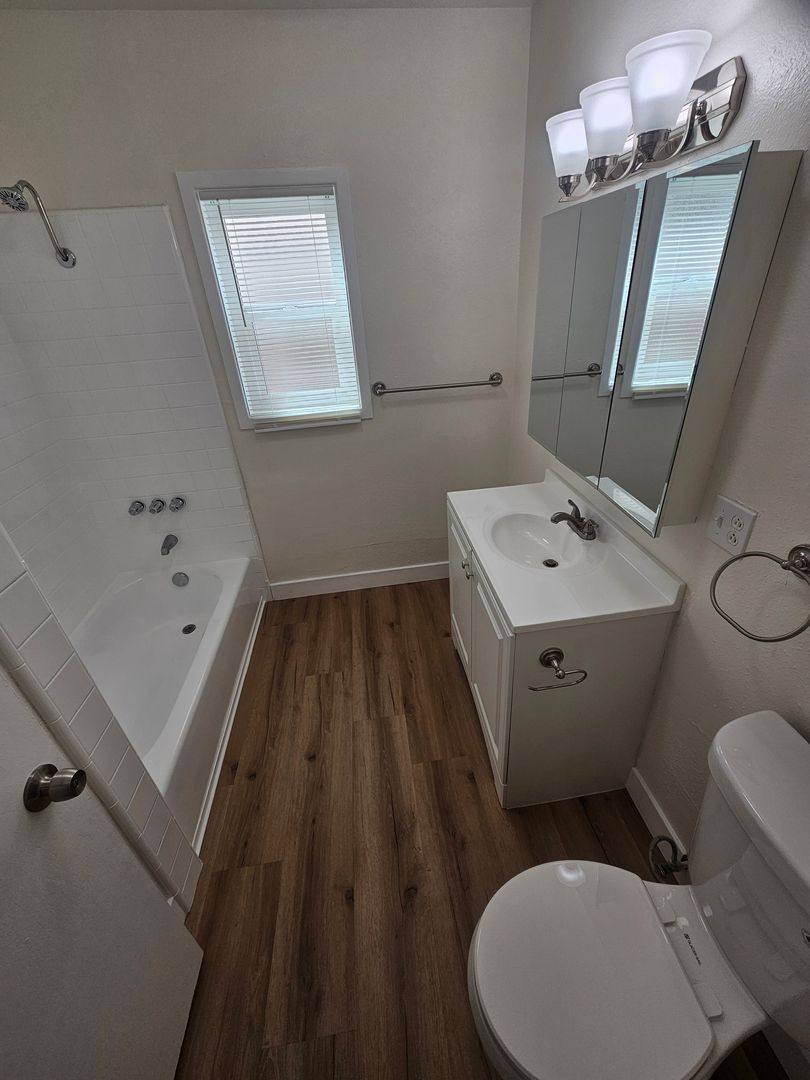 Apartment for rent at 4427-4429 W 171st, Lawndale, CA 90260