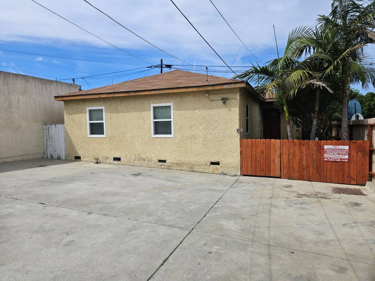 Apartment for rent at 4427-4429 W 171st, Lawndale, CA 90260