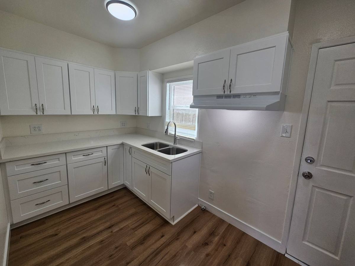Apartment for rent at 4427-4429 W 171st, Lawndale, CA 90260
