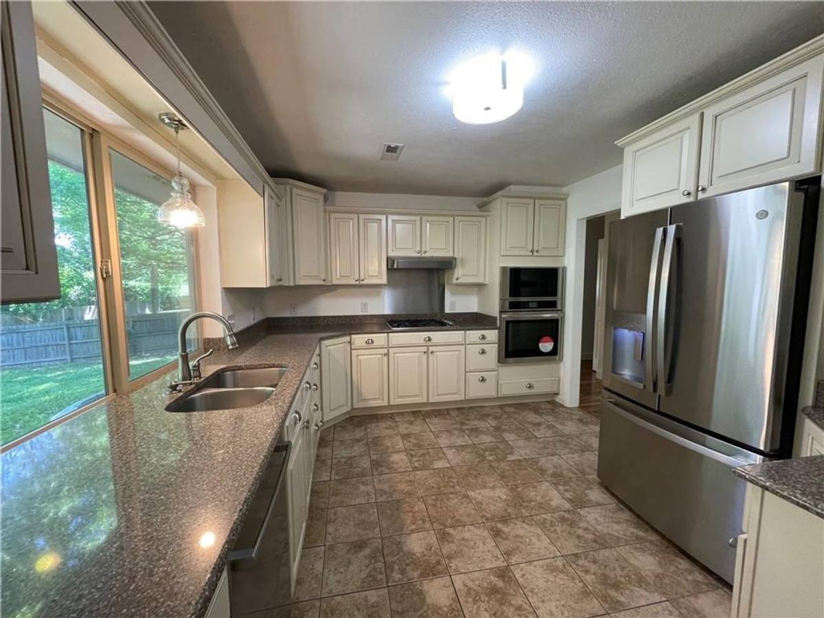 House for rent at 202 Lake Rd, Springdale, AR 72764