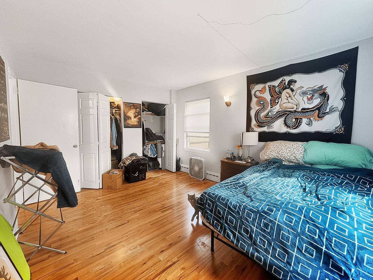 Apartment for rent at 2104-24 W Foster Ave, Chicago, IL 60625