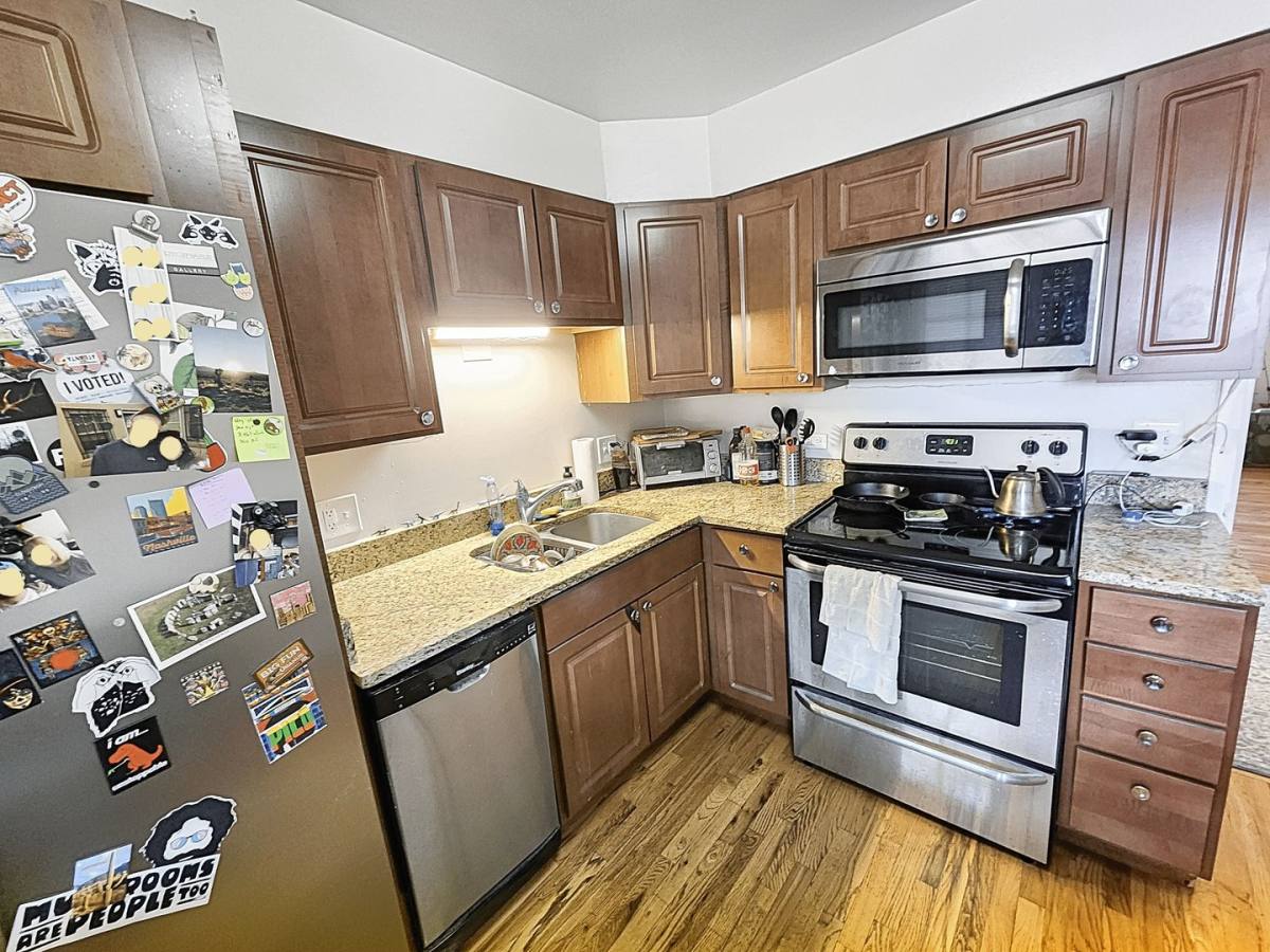 Apartment for rent at 2104-24 W Foster Ave, Chicago, IL 60625