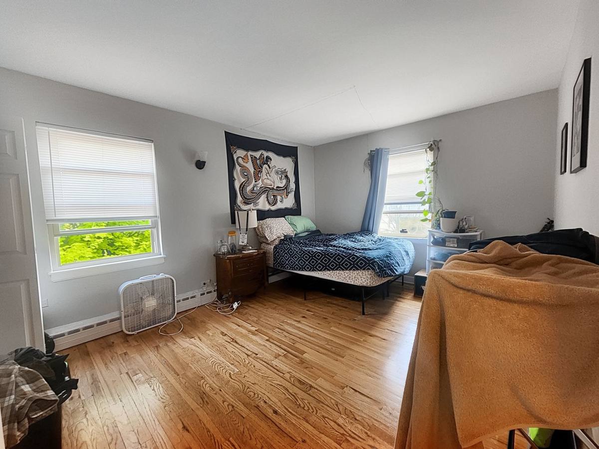 Apartment for rent at 2104-24 W Foster Ave, Chicago, IL 60625