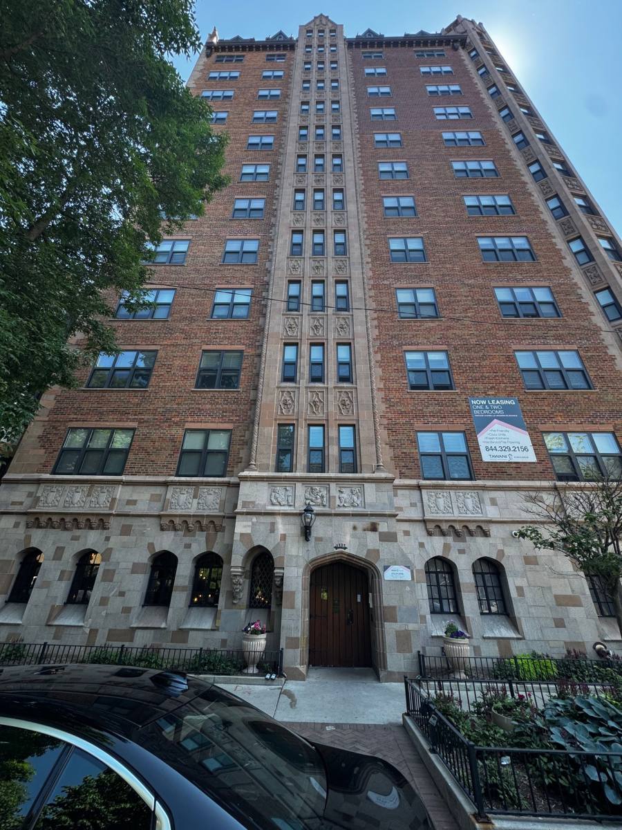 Apartment for rent at 1337 W Fargo Ave, Chicago, IL 60626