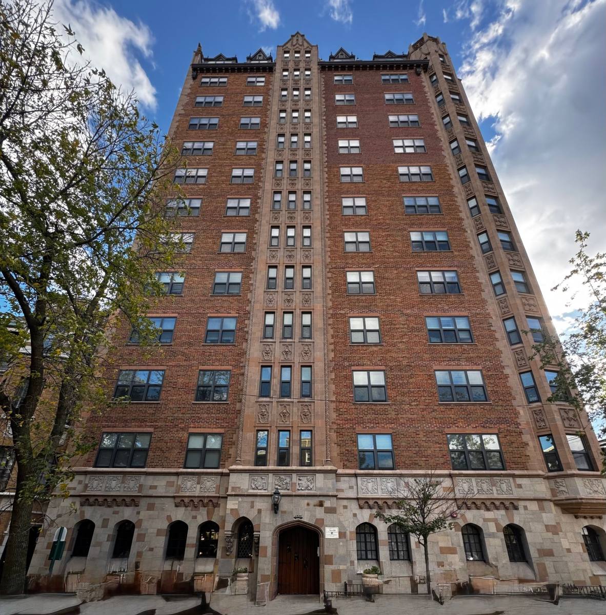 Apartment for rent at 1337 W Fargo Ave, Chicago, IL 60626