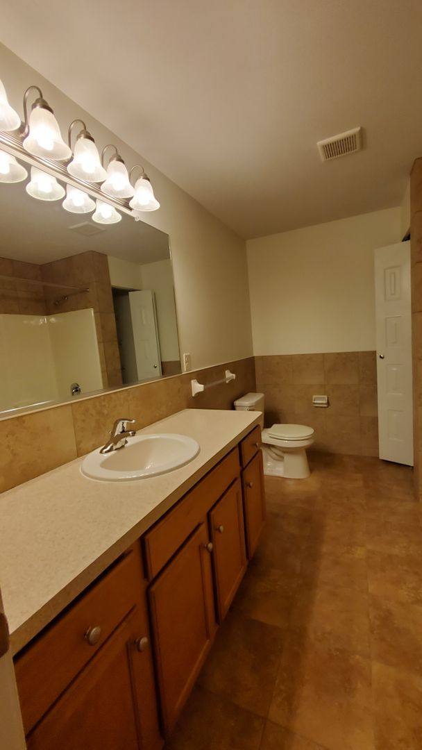 Apartment for rent at 4774 Buckley Rd, Liverpool, NY 13088
