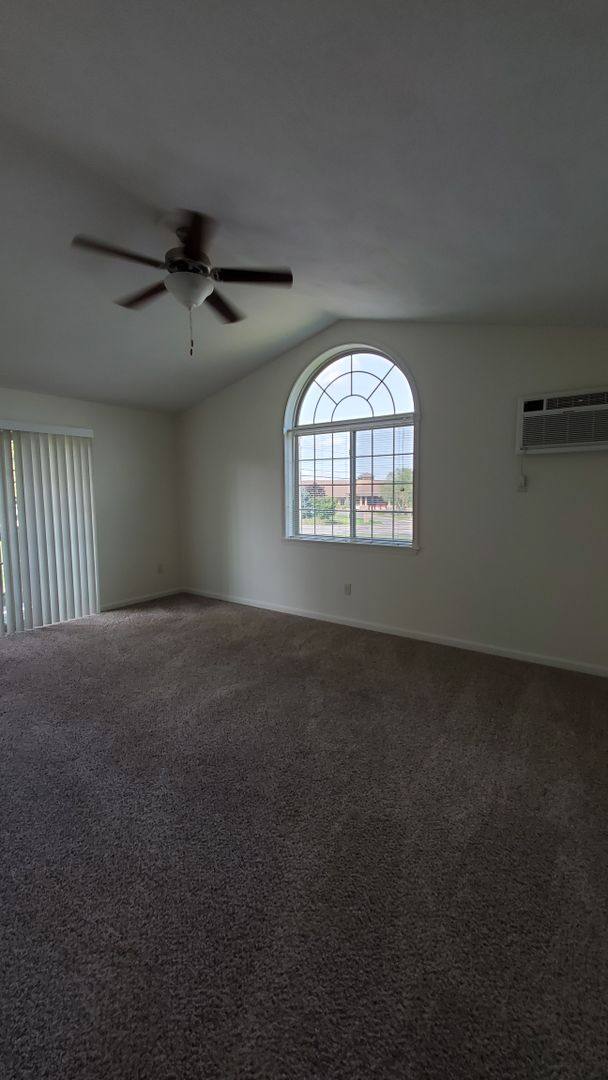Apartment for rent at 4774 Buckley Rd, Liverpool, NY 13088