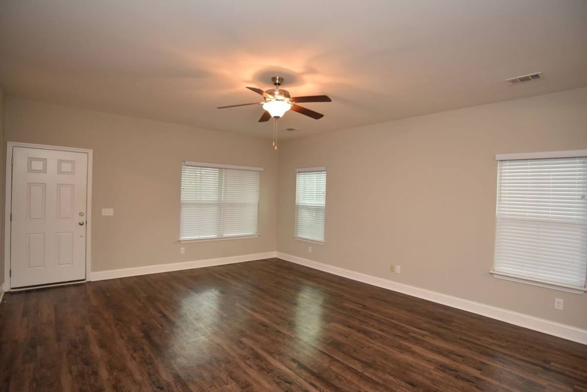 House for rent at 89 1st St, Richmond Hill, GA 31324