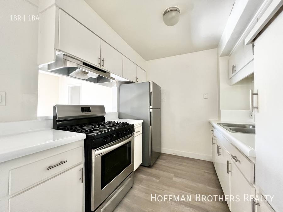 Apartment for rent at 4217 Don Tomaso Dr #7, Los Angeles, CA 90008