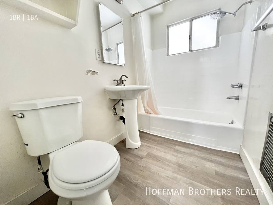 Apartment for rent at 4217 Don Tomaso Dr #7, Los Angeles, CA 90008