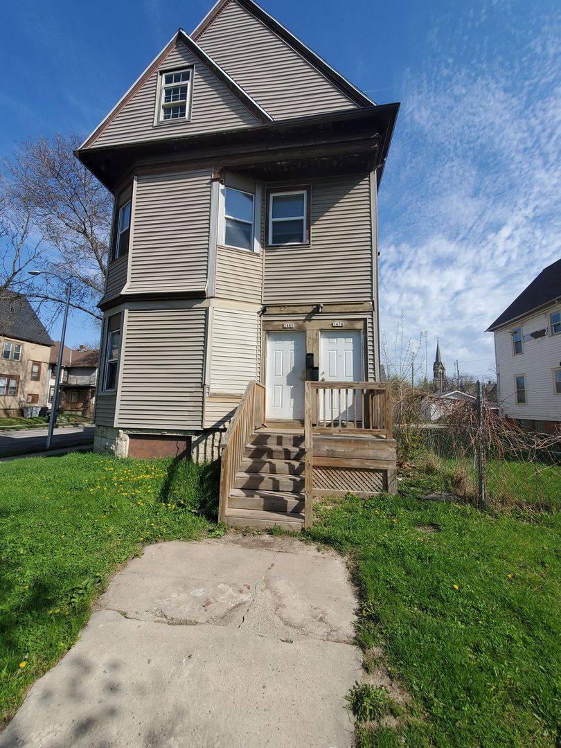 Apartment for rent at 2478-2480 W Juneau Ave, Milwaukee, WI 53233