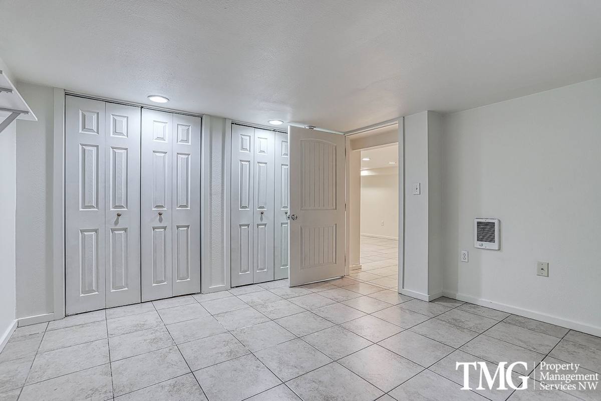 Townhouse for rent at 8164 SE 52nd Ave, Portland, OR 97206