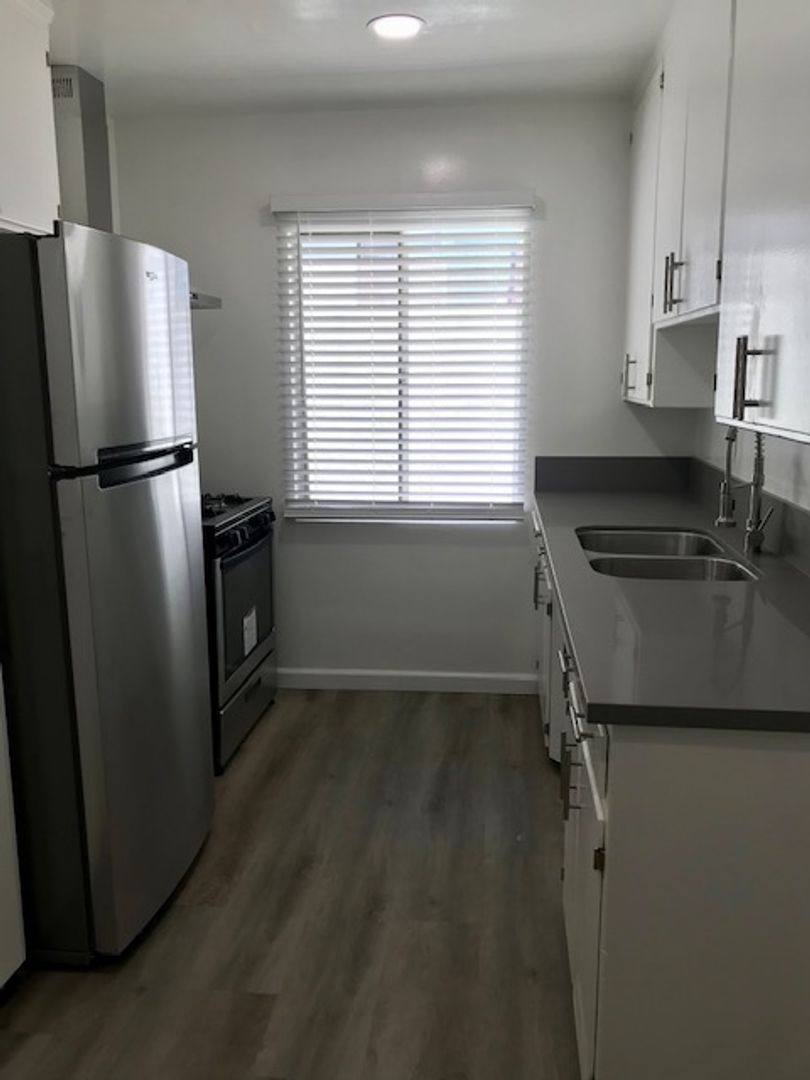 Apartment for rent at 3641 Westwood Blvd, Los Angeles, CA 90034