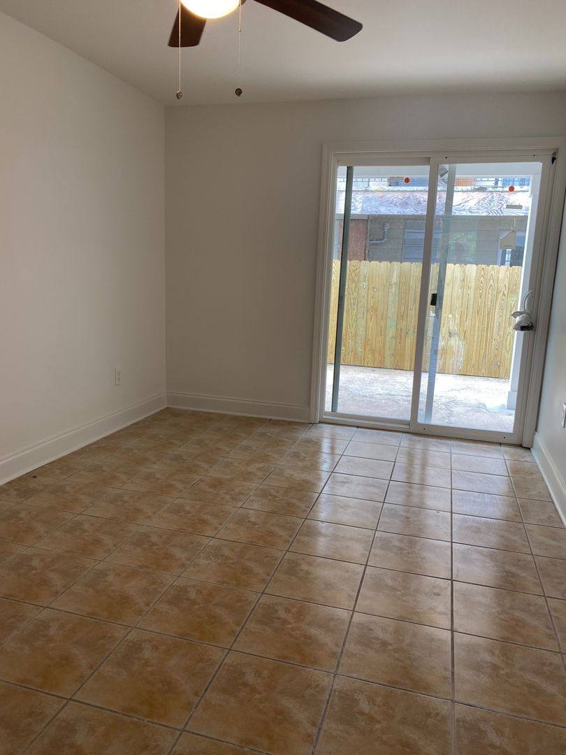 Apartment for rent at 1015 Government St, Arabi, LA 70032