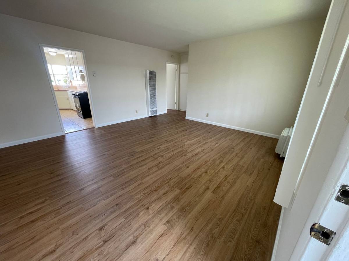 Apartment for rent at 1137 E California Ave, Glendale, CA 91206