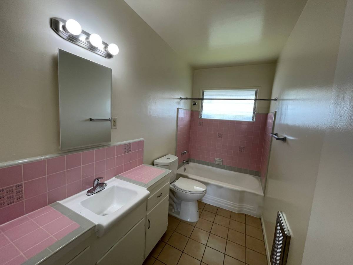 Apartment for rent at 1137 E California Ave, Glendale, CA 91206