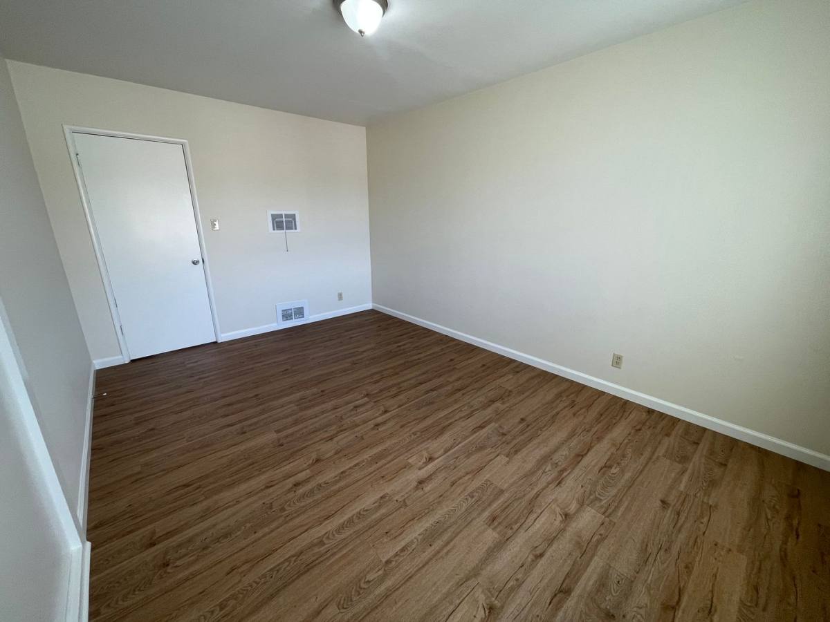 Apartment for rent at 1137 E California Ave, Glendale, CA 91206