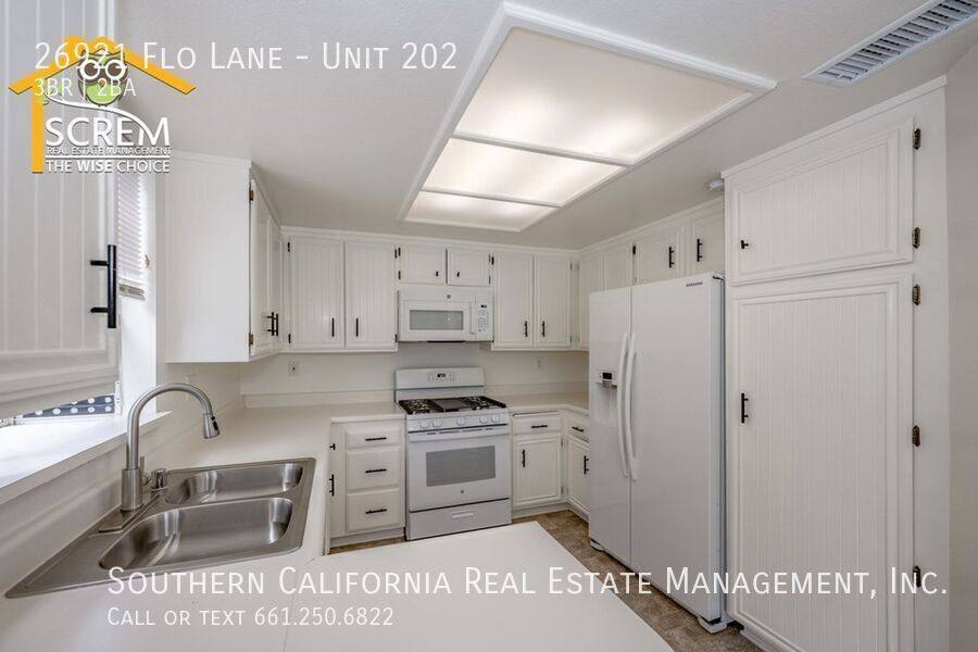 Condo for rent at 26921 Flo Lane #202, Canyon Country, CA 91351