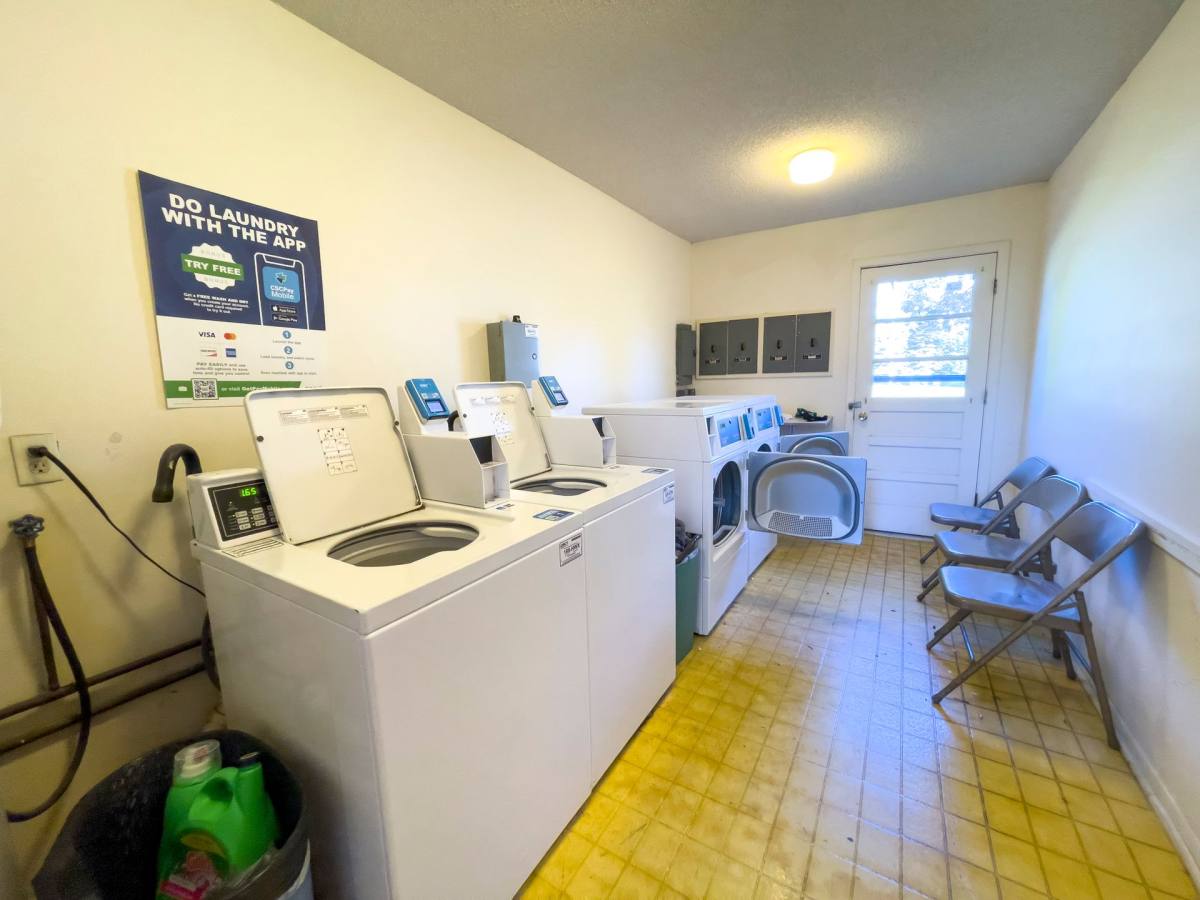 Apartment for rent at 2404 N Wheeling Ave #1F, Muncie, IN 47303