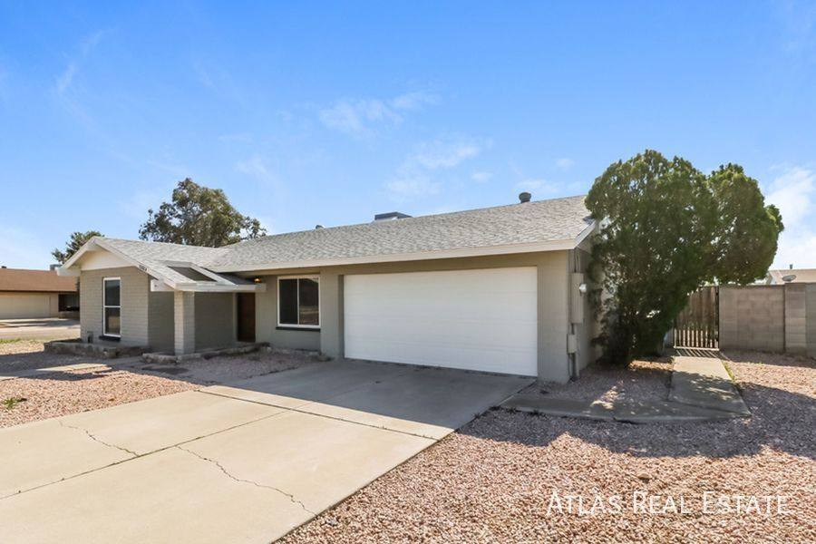House for rent at 1323 W Rosemonte Dr, Phoenix, AZ 85027