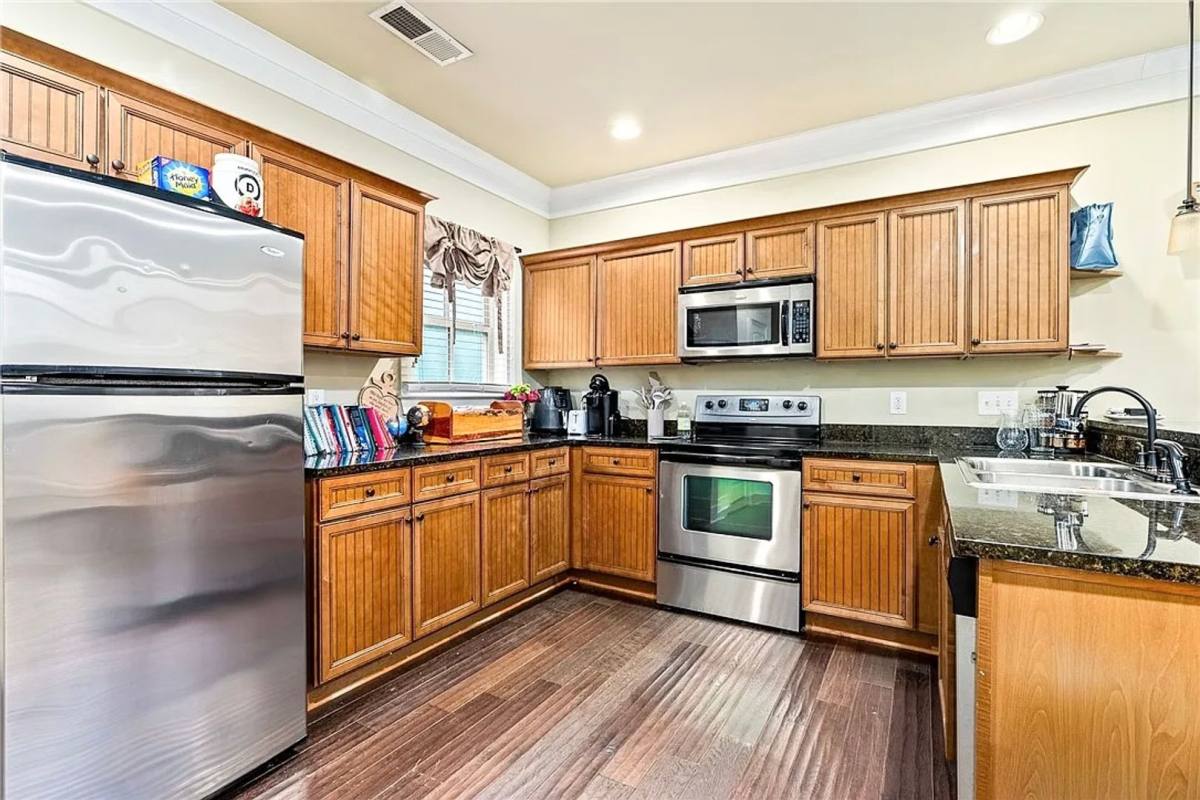 Condo for rent at 650 Dekalb St, Auburn, AL 36830