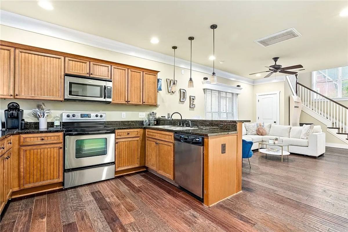 Condo for rent at 650 Dekalb St, Auburn, AL 36830