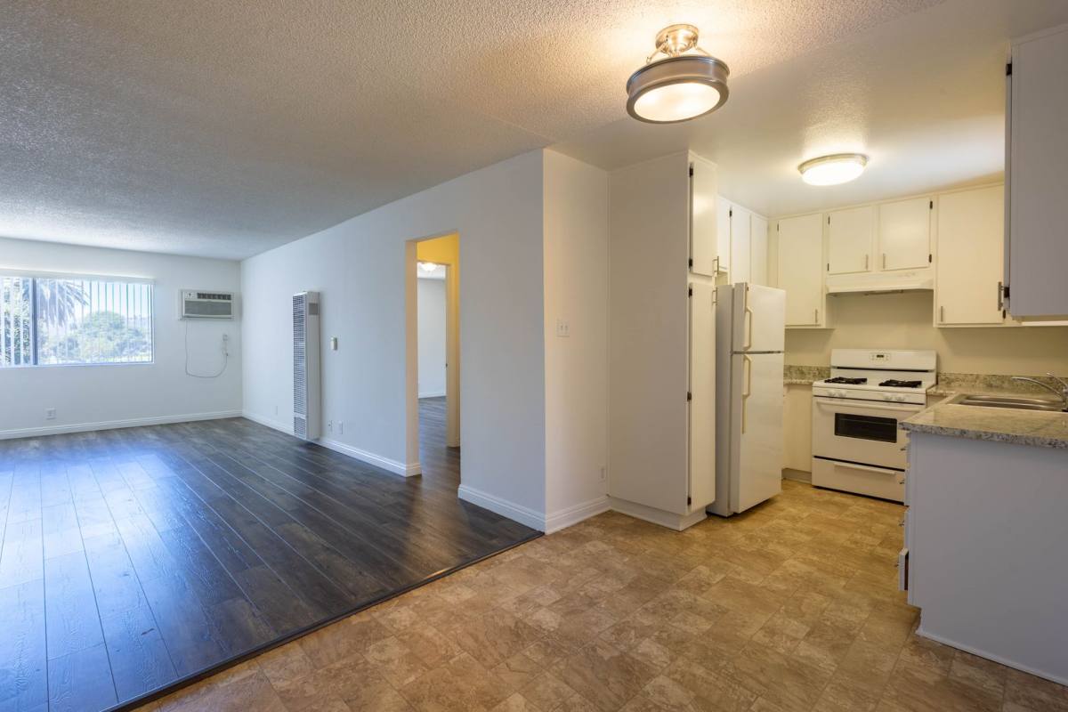 Apartment for rent at 1471 N Fair Oaks Ave, Pasadena, CA 91103