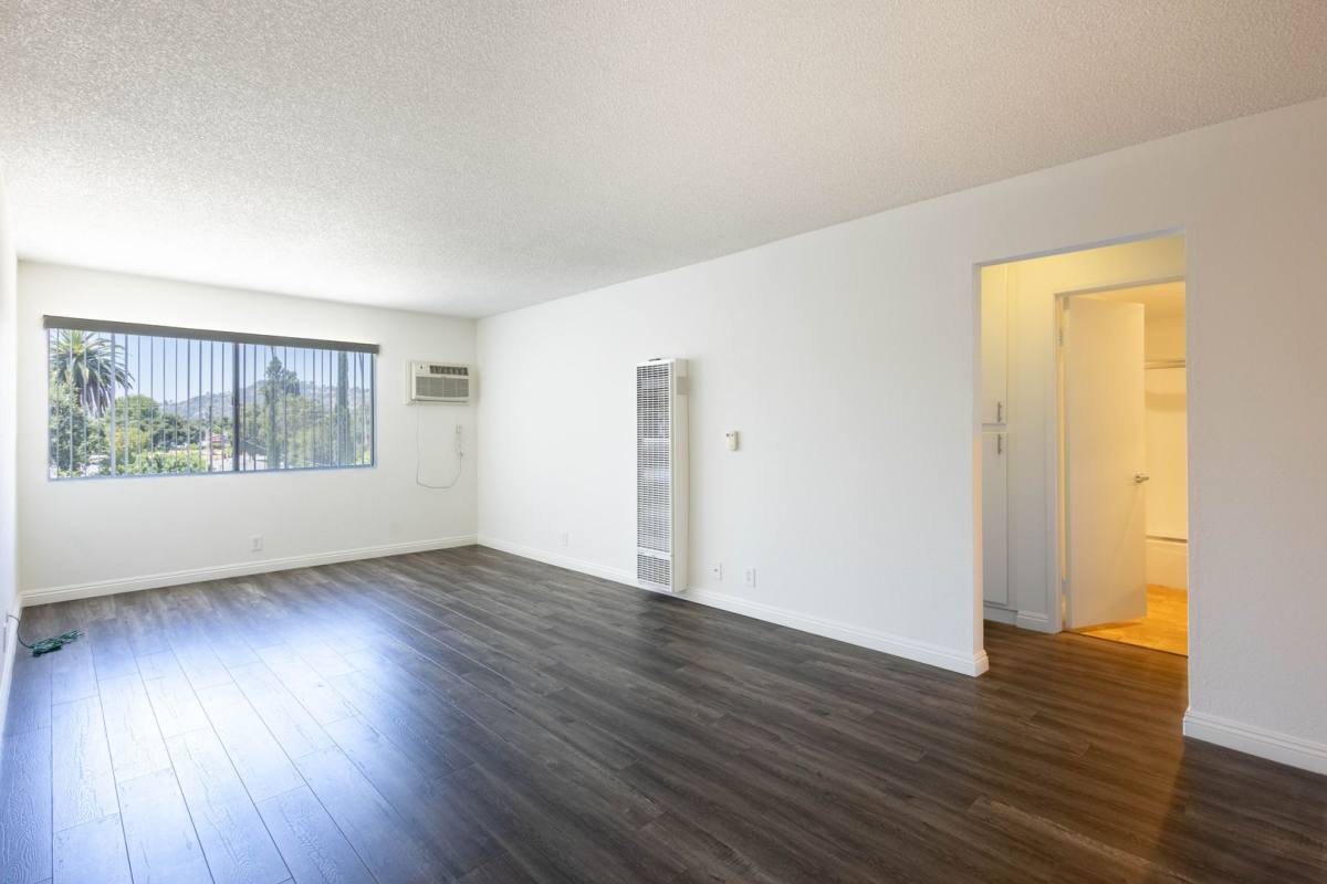 Apartment for rent at 1471 N Fair Oaks Ave, Pasadena, CA 91103