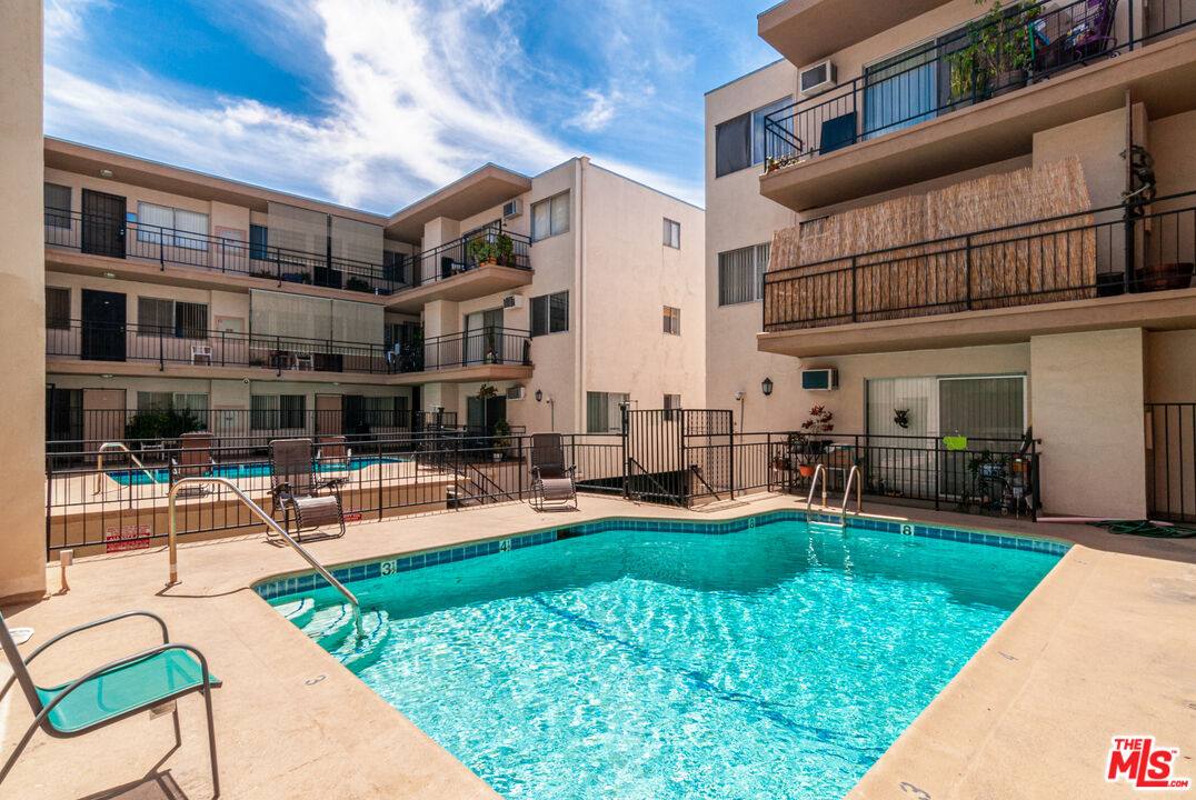 Apartment for rent at 7548 Hampton Ave #205, Los Angeles, CA 90046