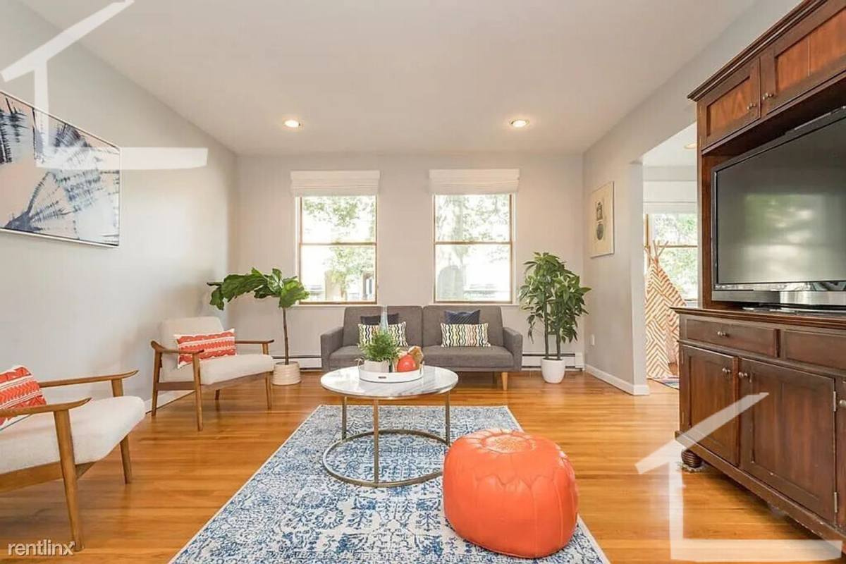 Apartment for rent at 310 Saint Paul St #4, Brookline, MA 02446