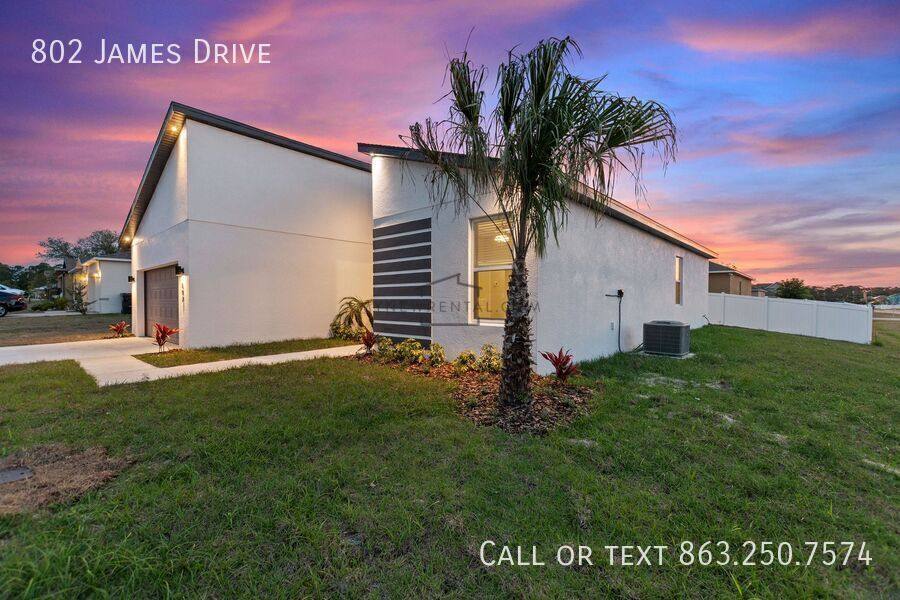 House for rent at 802 James Dr, Kissimmee, FL 34759