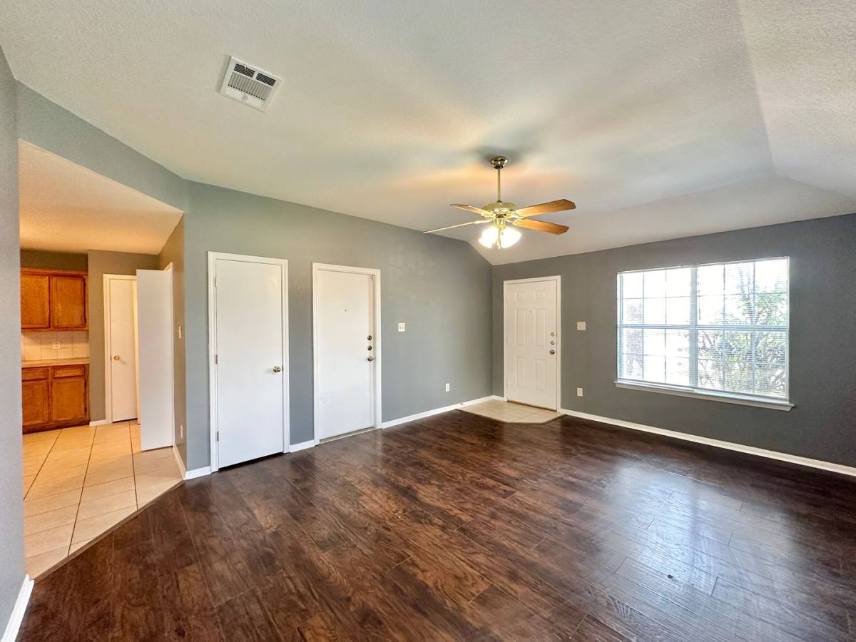 Townhouse for rent at 1501 Cinch Dr, Killeen, TX 76549