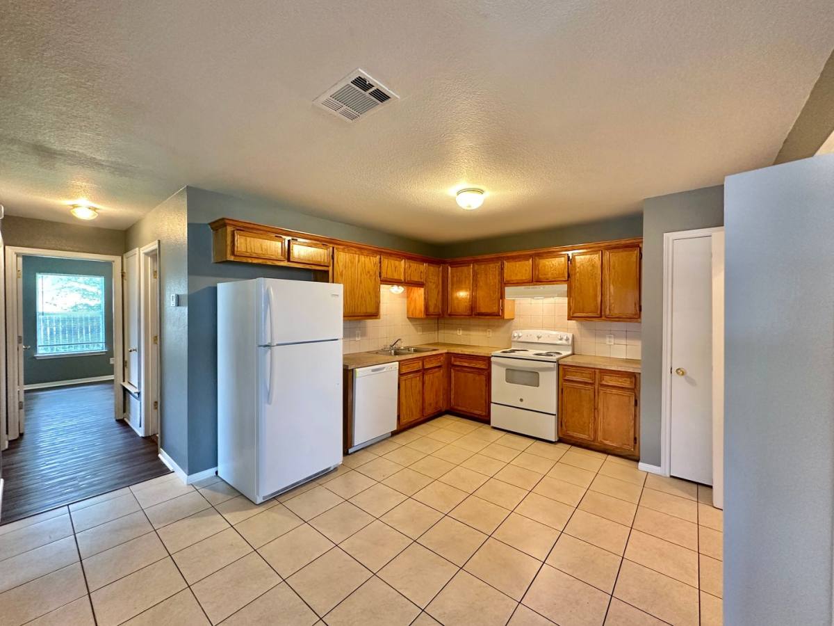 Townhouse for rent at 1501 Cinch Dr, Killeen, TX 76549