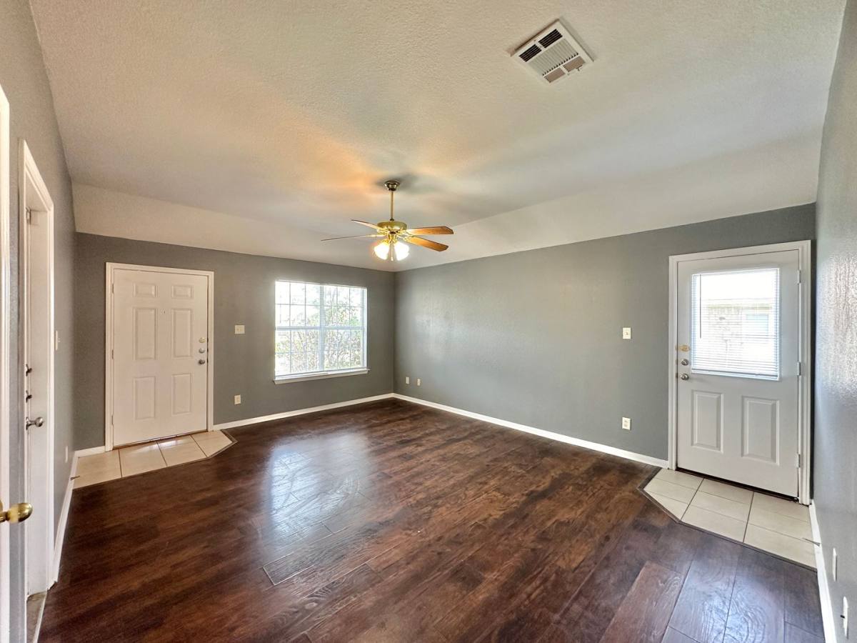 Townhouse for rent at 1501 Cinch Dr, Killeen, TX 76549