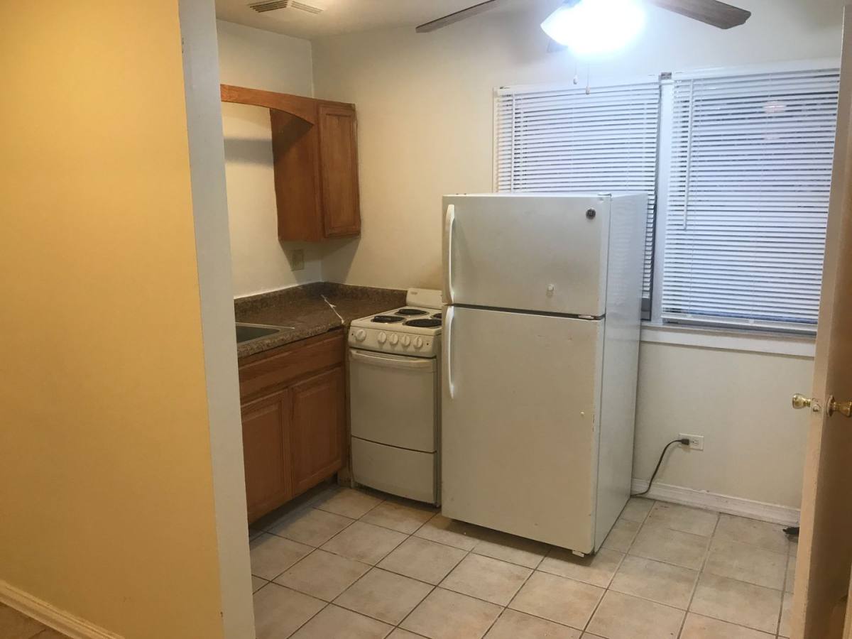Apartment for rent at 8029 S Dobson Ave, Chicago, IL 60619
