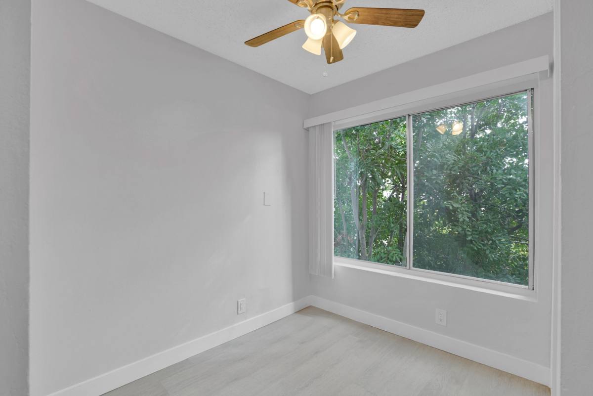 Townhouse for rent at 1505 E 11th St, Long Beach, CA 90813