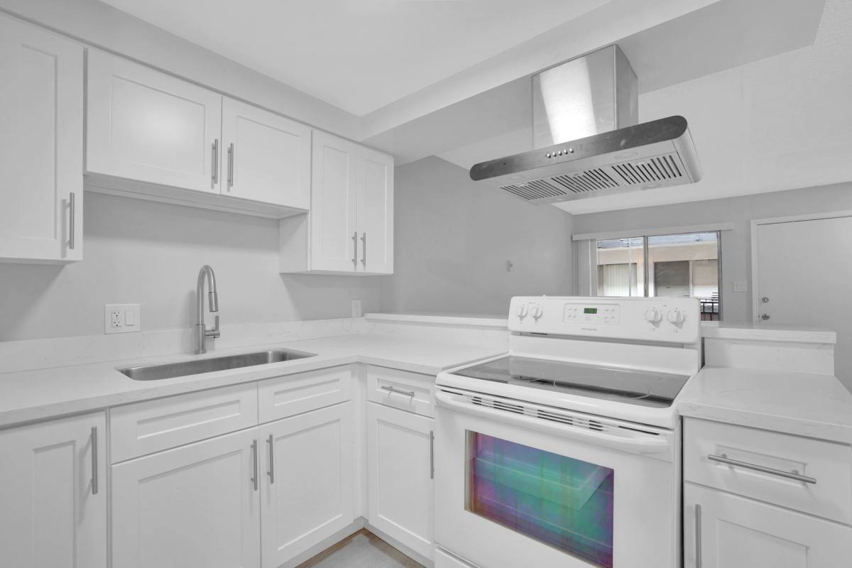 Townhouse for rent at 1505 E 11th St, Long Beach, CA 90813