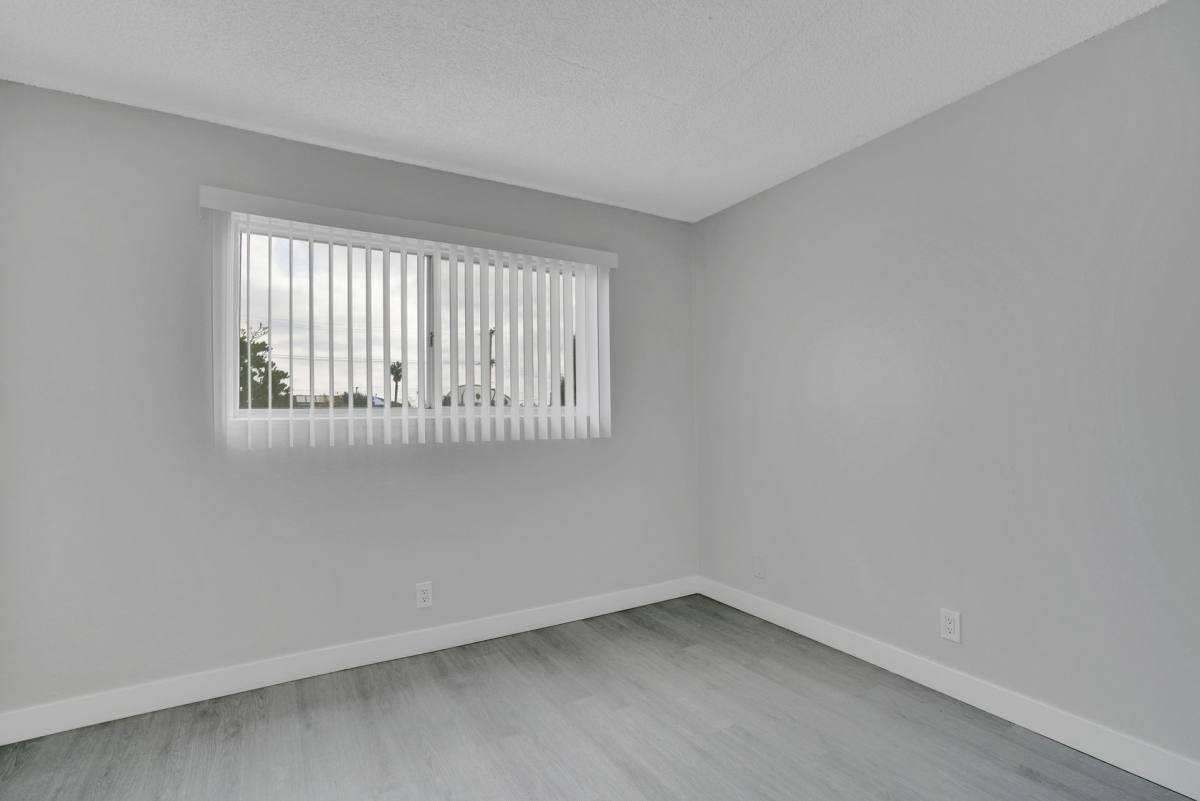 Townhouse for rent at 1505 E 11th St, Long Beach, CA 90813